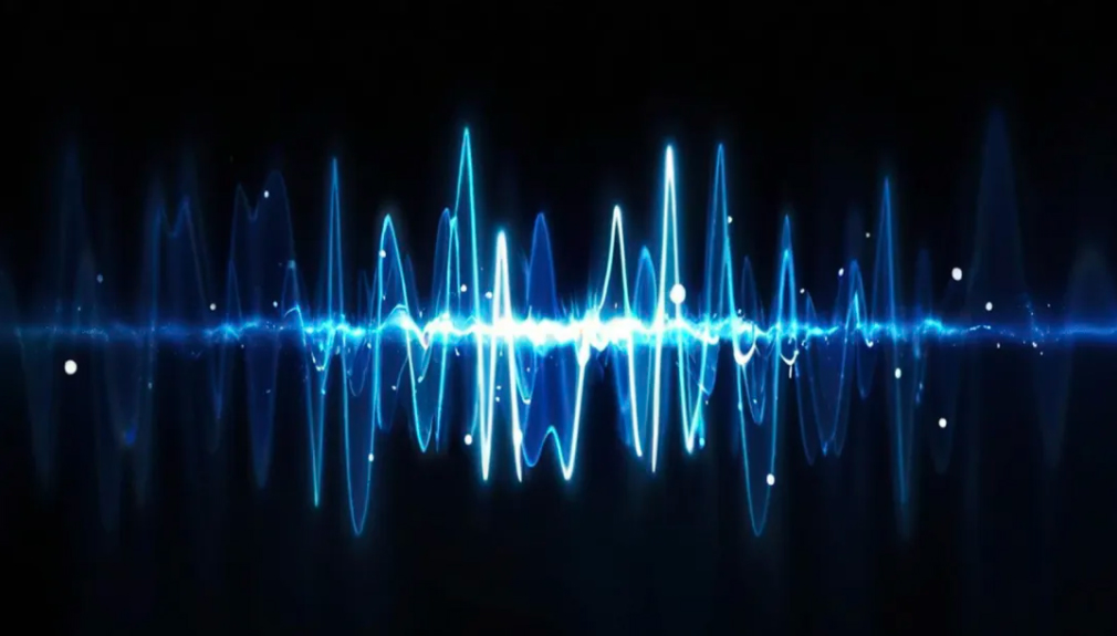 In che modo la distorsione della tensione di fondo influisce sulla durata e sulle prestazioni dei condensatori?