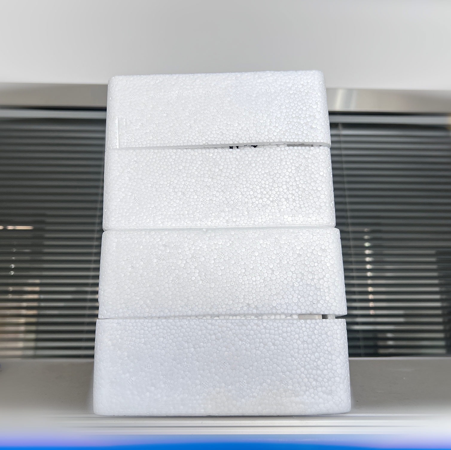 Quali sono le migliori pratiche per conservare i condensatori shunt autoriparanti di riserva prima che vengano messi in servizio?